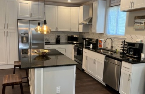 College Park House | Beautiful Newly Built In Town Single Family; Close to:(Airport, Highways, Malls)