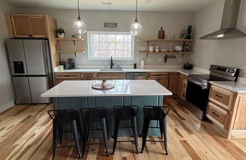 Smithville House | Beautiful newly built Center Hill Lake retreat. Minutes to the marinas.