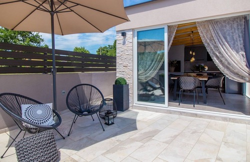 Becici Cabin | Beautiful newly built holiday house with two separate units with private pool