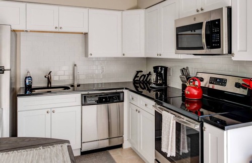 Hampton Bays House | Beautiful newly renovated Hampton Bays home w/heated pool close to ocean beaches