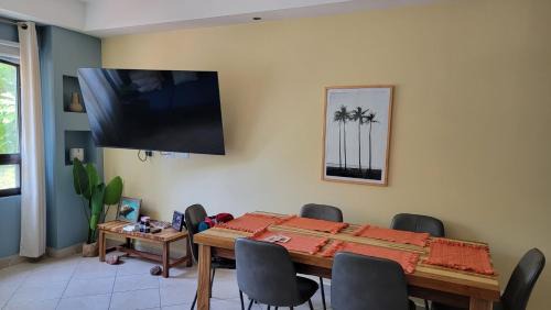 Tamarindo Apartment | Beautiful newly refurbished 2 bedroom 2 Bathroom 2nd floor condo