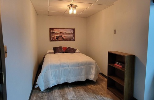 New Boston Apartment | Beautiful newly Remodeled unit, 1 block to Mississippi River.