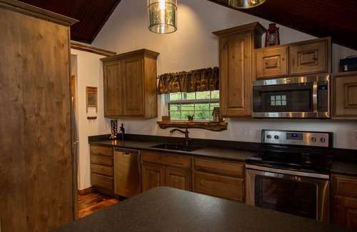 South Fork Cabin | Beautiful Newly Remodeled Log Cabin at Tiny Timbers Resort!