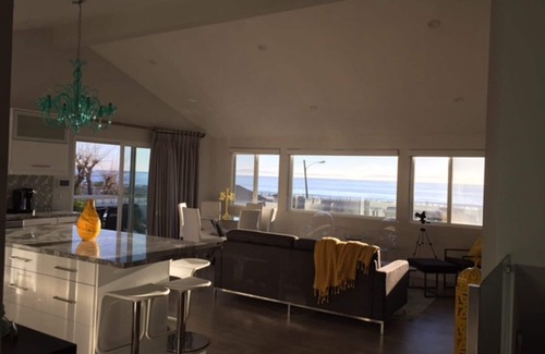 La Conchita House | Beautiful Newly Remodeled Ocean View Home near Rincon Beach! Beach Access!
