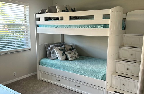 Venice House | Beautiful Newly Remodeled & Painted Furnished 3/2 Pool Home with Lake Views!