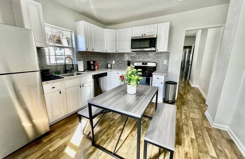 Seventh Ward House | Beautiful, Newly Renovated Duplex