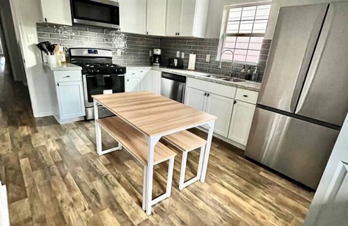Seventh Ward House | Beautiful,Newly Renovated Duplex