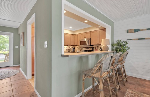 Heron Harbour Isle House | Beautiful - Newly renovated Bayfront - 3BR Townhome - Quiet, Pool, Boat Slip