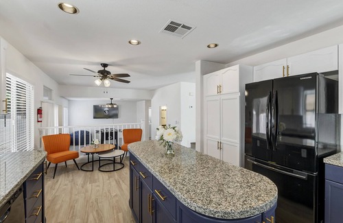 Rhodes Ranch House | Beautiful Newly Renovated 4 Bed House U024