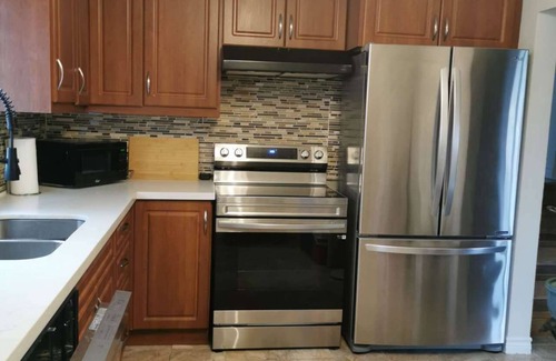 Bayview Woods - Steeles House | Beautiful, newly renovated home with new appliance in a prime location.