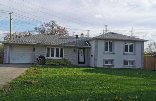 Bayview Woods - Steeles House | Beautiful, newly renovated home with new appliance in a prime location.