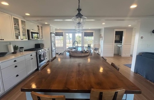 Silver Beach House | Beautiful Newly Renovated Home in New Silver Beach on Cape Cod in Falmouth, MA!