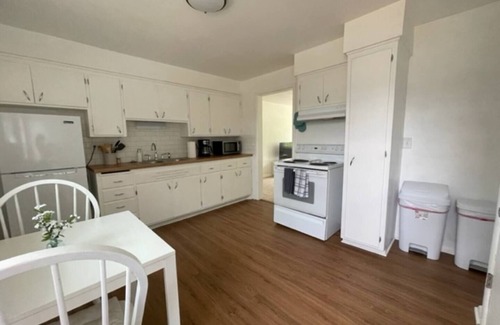 Monona Apartment | Beautiful, Newly-Renovated 2-Bedroom Apartment in Madison