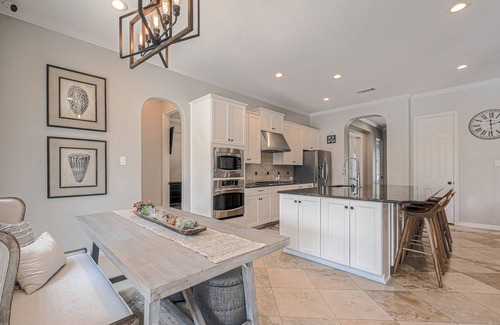 Katy House | Beautiful oasis in the heart of Katy! Sit poolside or enjoy lakefront access.