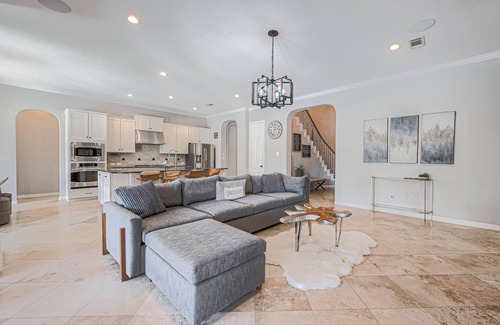 Katy House | Beautiful oasis in the heart of Katy! Sit poolside or enjoy lakefront access.