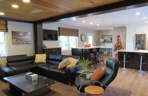 Satsuma House | Beautiful Oasis on the Creek with Pool; 2 houses and backyard paradise
