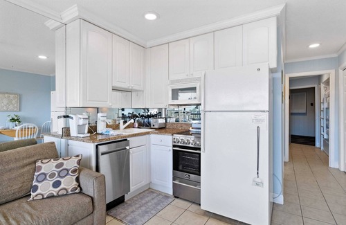 Hilton Head Island Condo | Beautiful Ocean View - Walk to Coligny