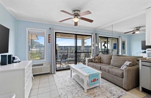 Hilton Head Island Condo | Beautiful Ocean View - Walk to Coligny