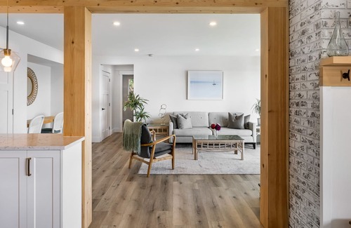 Regional District of Nanaimo House | Beautiful Ocean Front Accommodation - Nanoose Bay