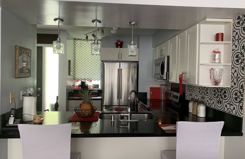 Makaha Condo | Beautiful Ocean & Mountain View Condo w/Security 24/7