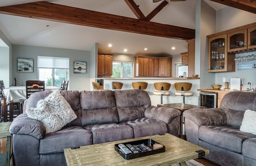 Roads End House | Beautiful Ocean Views From All Three Levels!