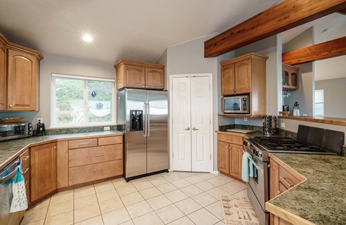Roads End House | Beautiful Ocean Views From All Three Levels!