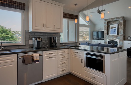 Park Hill House | Beautiful Ocean View, just down from Shamel Park