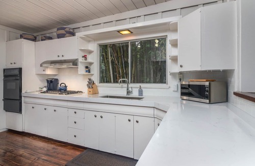 Summerland House | Beautiful Ocean View Superb Home Summerland Lillie by the Sea