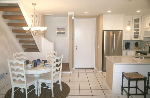 Townsite Condo | Beautiful ocean views, remodeled 2bdrm penthouse condo, C303 North Coast Village