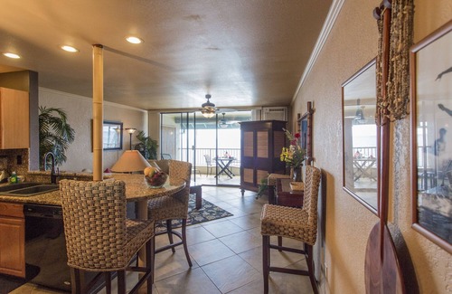 Historic Kailua Village Condo | Beautiful Oceanfront Kona Reef Resort Private Top Floor Condo A33, AC throughout