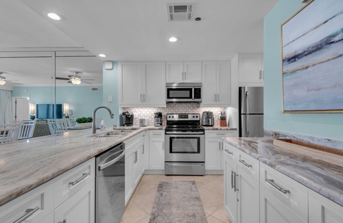 Destin Condo | 🏖️ 🌴Beautiful Oceanfront Views! Heated Pool & Hot Tub 🐬☀️
