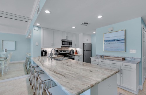 Destin Condo | 🏖️ 🌴Beautiful Oceanfront Views! Heated Pool & Hot Tub 🐬☀️