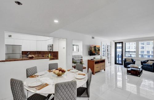 Mid Beach Apartment | Beautiful Oceanside Retreat Beach Service 609