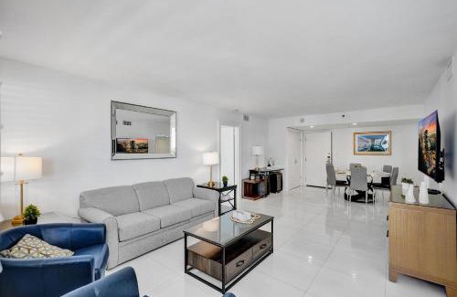 Mid Beach Apartment | Beautiful Oceanside Retreat Beach Service 609