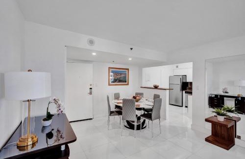 Mid Beach Apartment | Beautiful Oceanside Retreat Beach Service 609