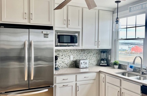 Jerusalem House | Beautiful Oceanview Townhouse in Narragansett RI with Private Beach Access