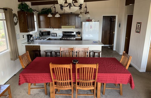 Roads End House | *Beautiful Oceanview * Hot Tub * 2 Nearby Beach Access Points
