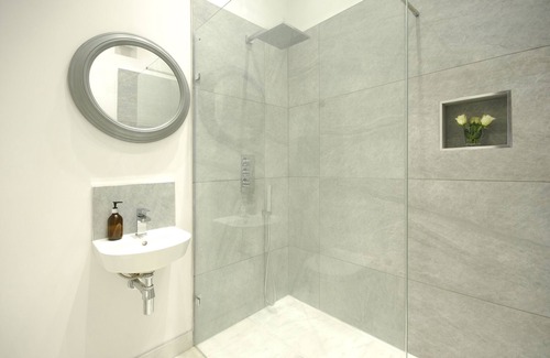 East Horrington House | Beautiful old cottage sleeps 6 near Bath