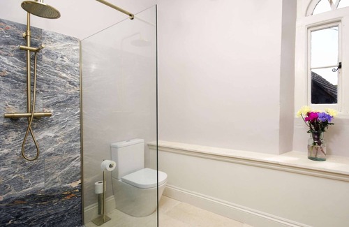 East Horrington House | Beautiful old cottage sleeps 6 near Bath