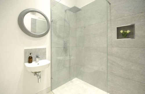 East Horrington House | Beautiful old cottage sleeps 6 near Bath