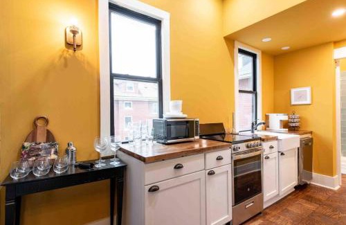 Old Louisville Apartment | Beautiful Old Louisville Two Bedroom Apartment