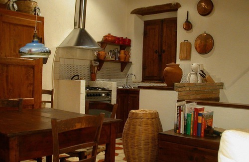 Murlo House | Beautiful old stone house with a fantastic view