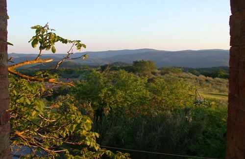 Murlo House | Beautiful old stone house with a fantastic view