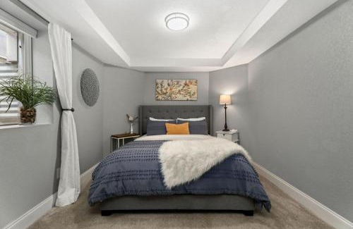 Martinez Park Apartment | Beautiful Old Town 2 Bedroom Apartment with Bikes!