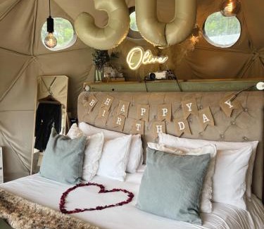 West Horsley Other | Beautiful Olive Pod Geo Dome House with Hot Tub