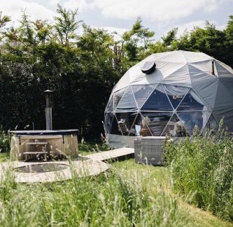 West Horsley Other | Beautiful Olive Pod Geo Dome House with Hot Tub