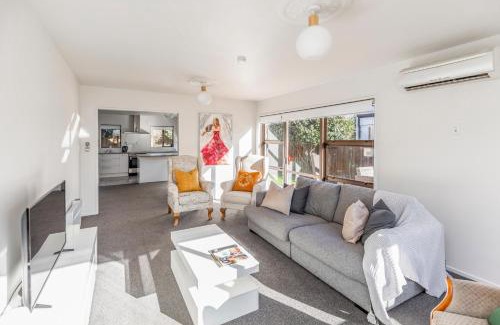 Saint Albans Villa | Beautiful on Devonport