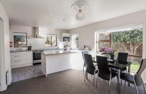 Saint Albans Villa | Beautiful on Devonport