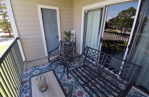 Walden on Lake Conroe Condo | Beautiful One Bedroom Waterview Condo On Lake Conroe - 208-B