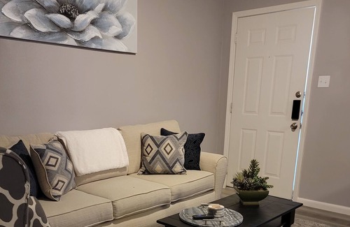 Killeen House | Beautiful one bedroom apartment, with free parking. Pets welcome!